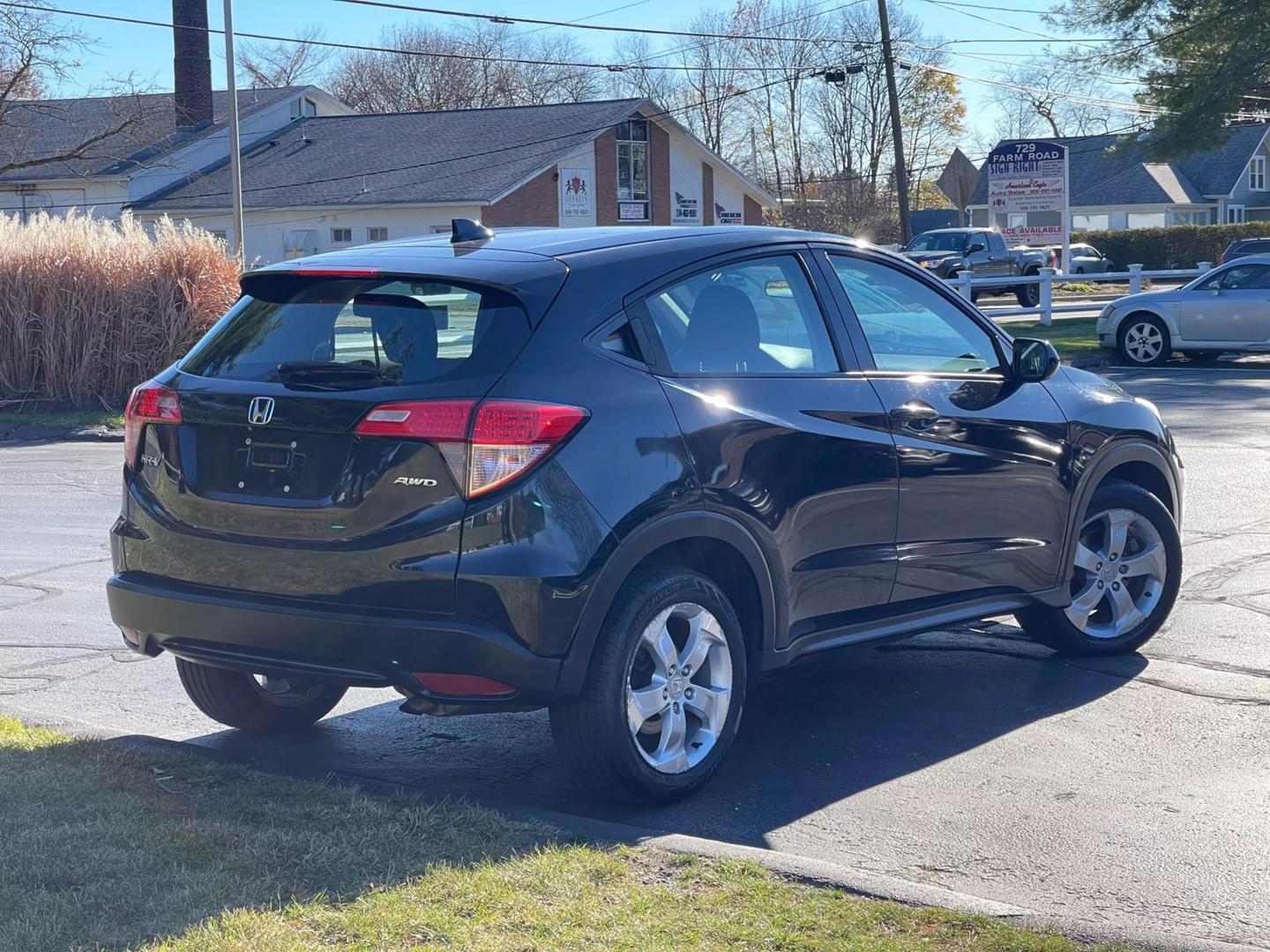 2016 Honda HR-V LX photo 5