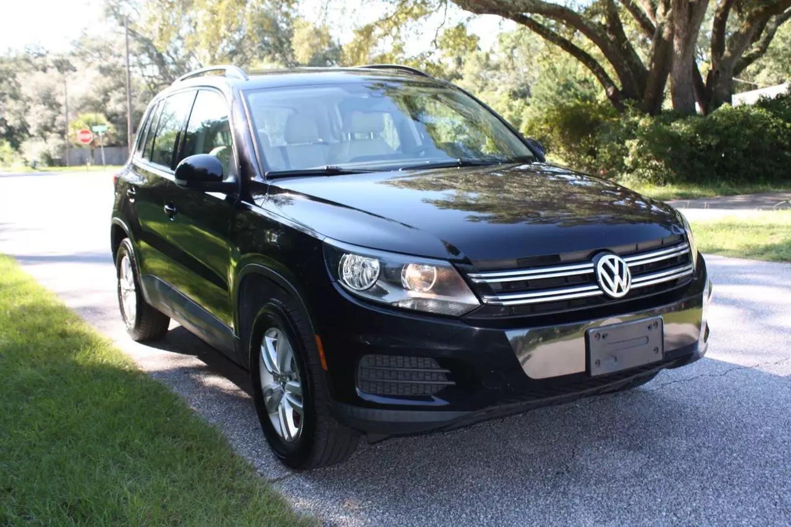 2016 Volkswagen Tiguan S photo 14