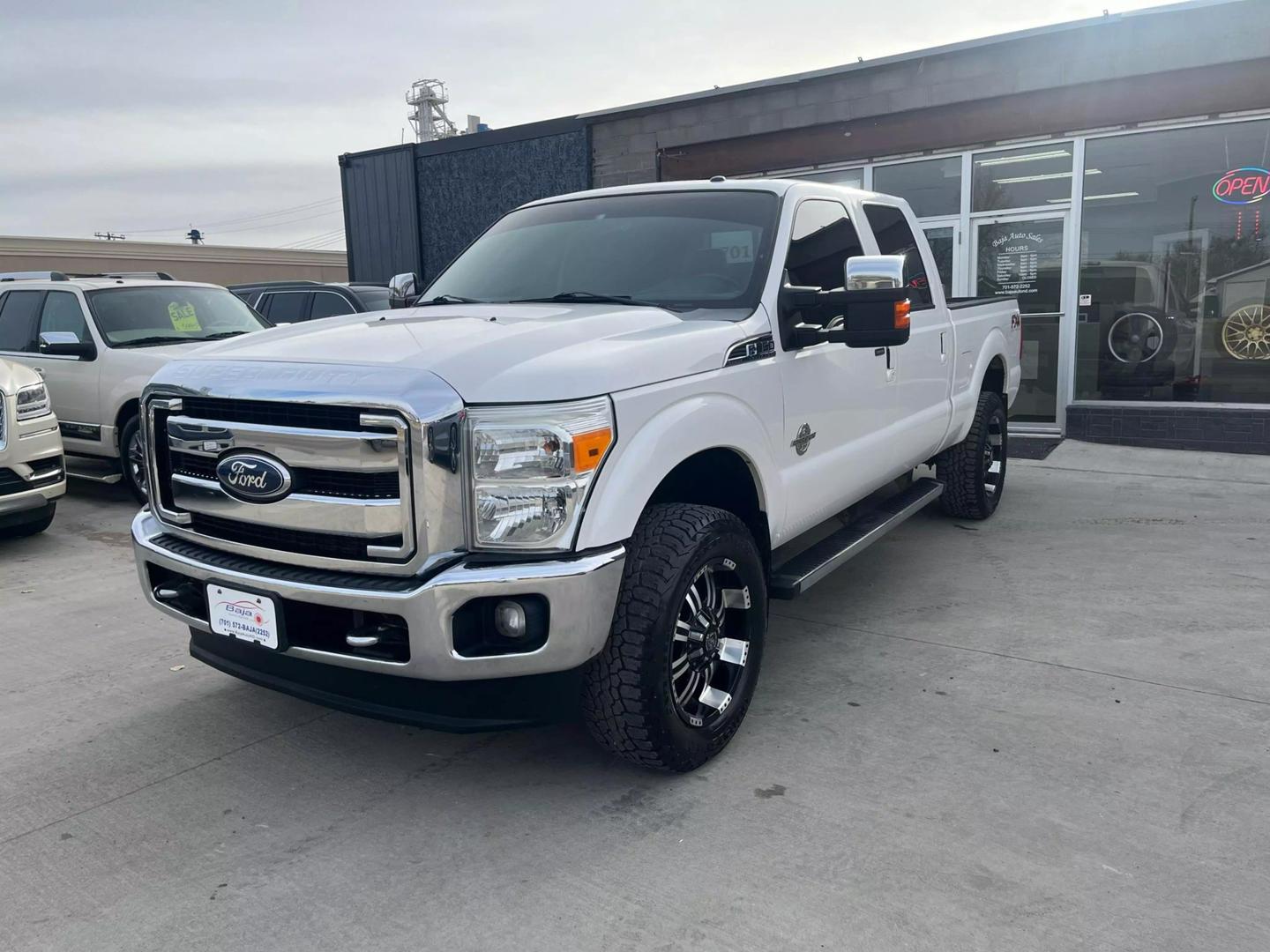 2012 Ford F-350 Super Duty Lariat photo 3