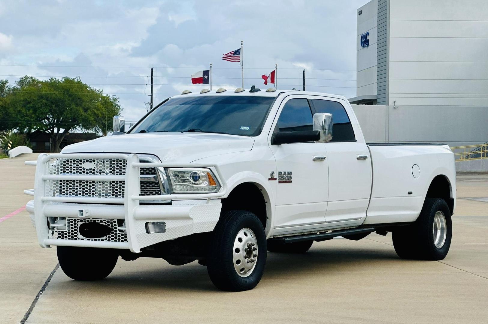 2016 RAM Ram 3500 Pickup Laramie photo 11