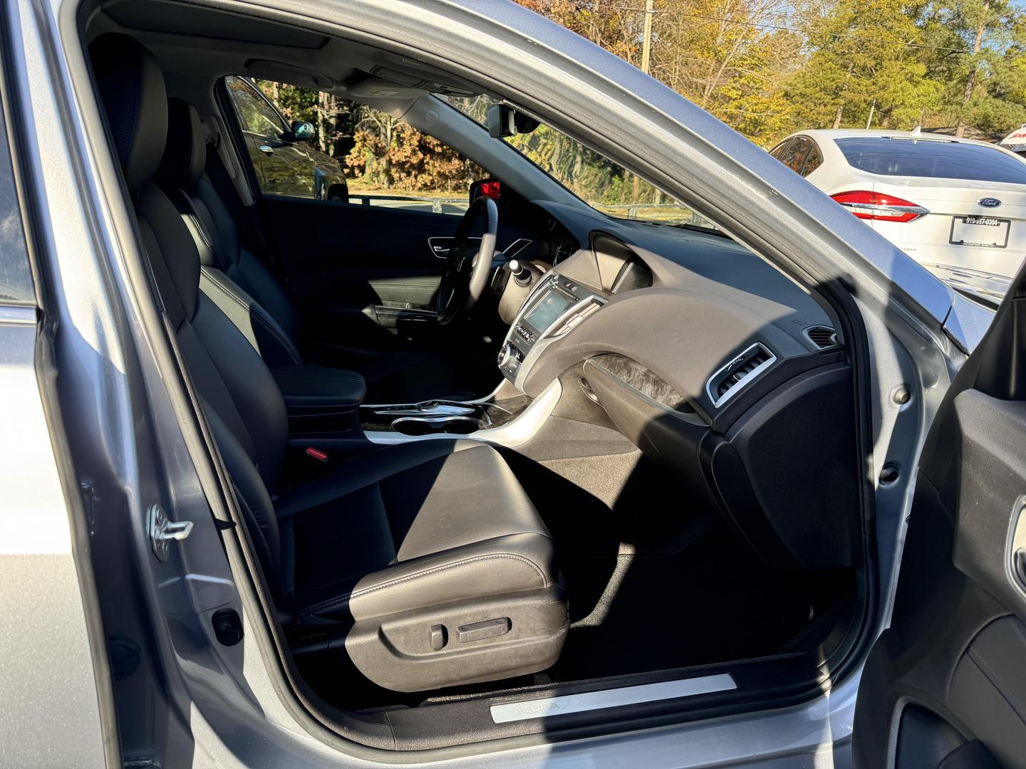 2019 Acura TLX Base photo 13