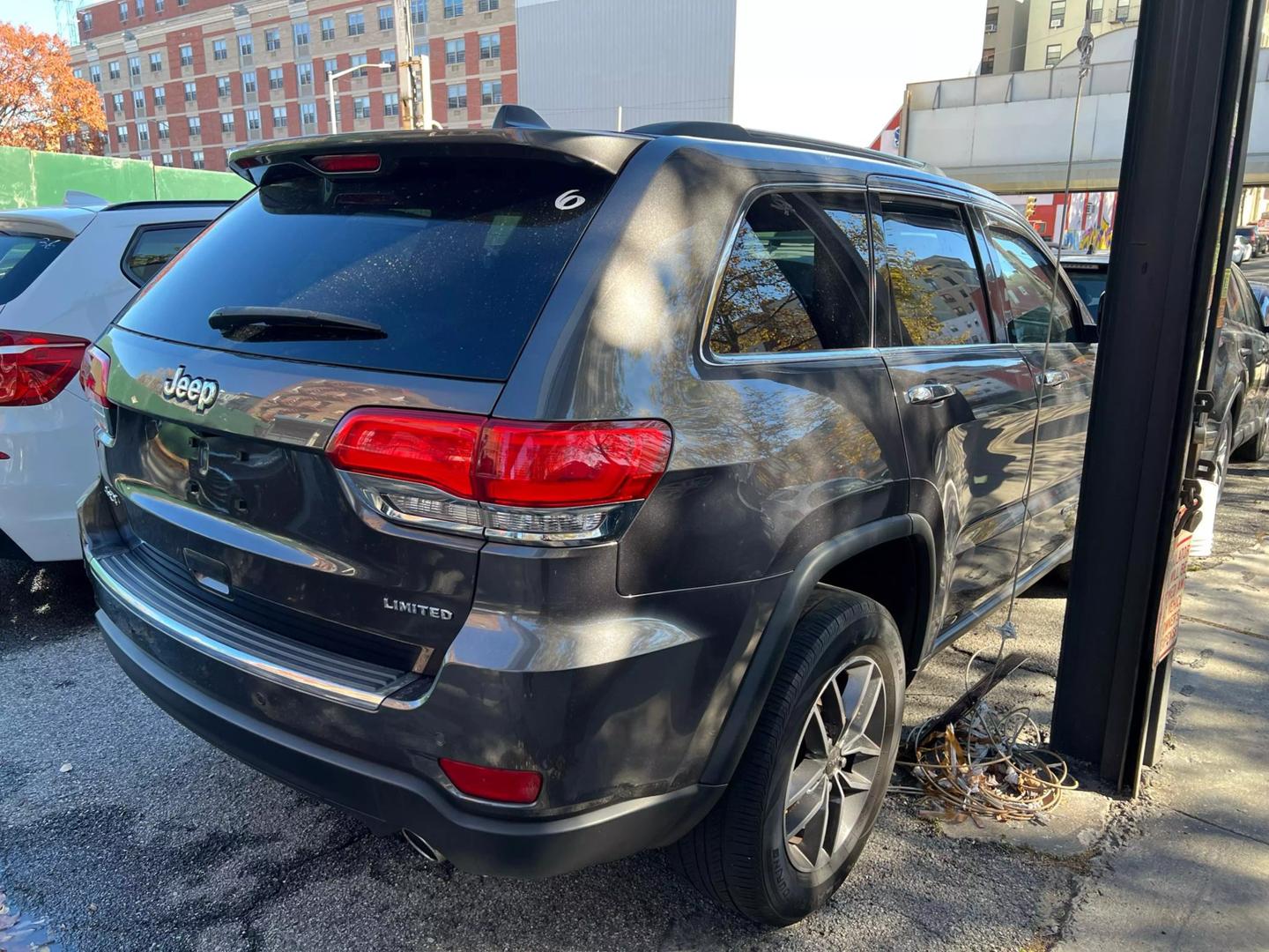 2019 Jeep Grand Cherokee Limited photo 4