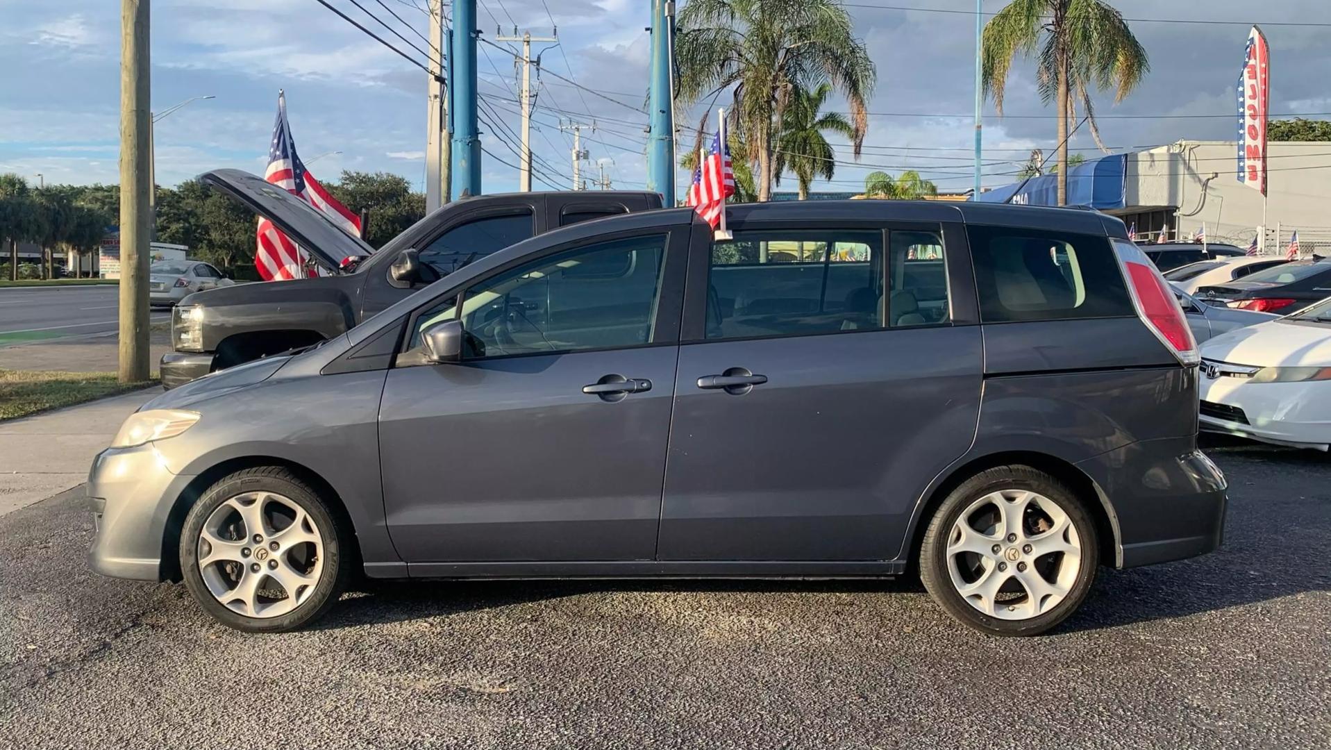 2010 Mazda MAZDA5 Touring photo 9