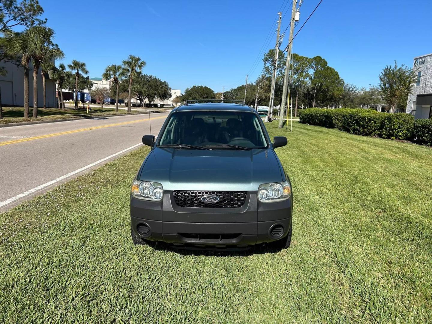 2006 Ford Escape XLS photo 2