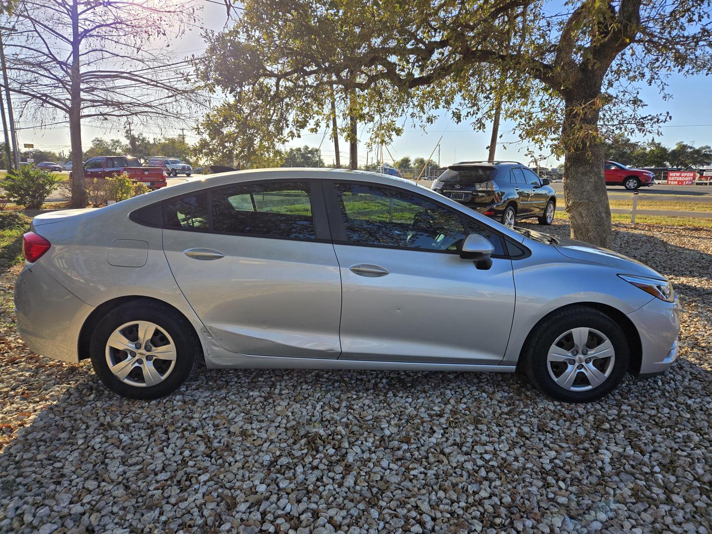 2017 Chevrolet Cruze LS photo 6