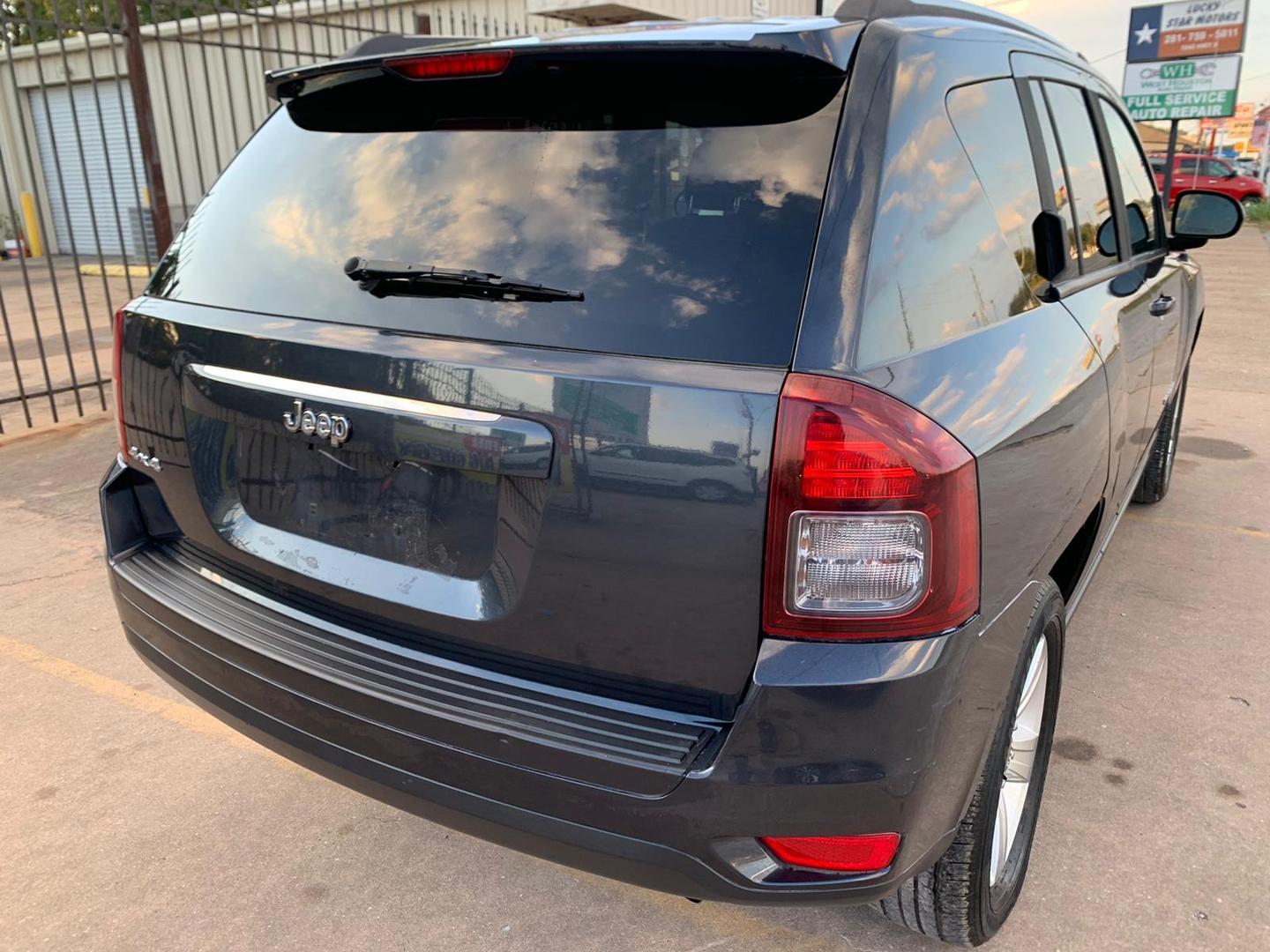 2014 Jeep Compass Sport photo 20