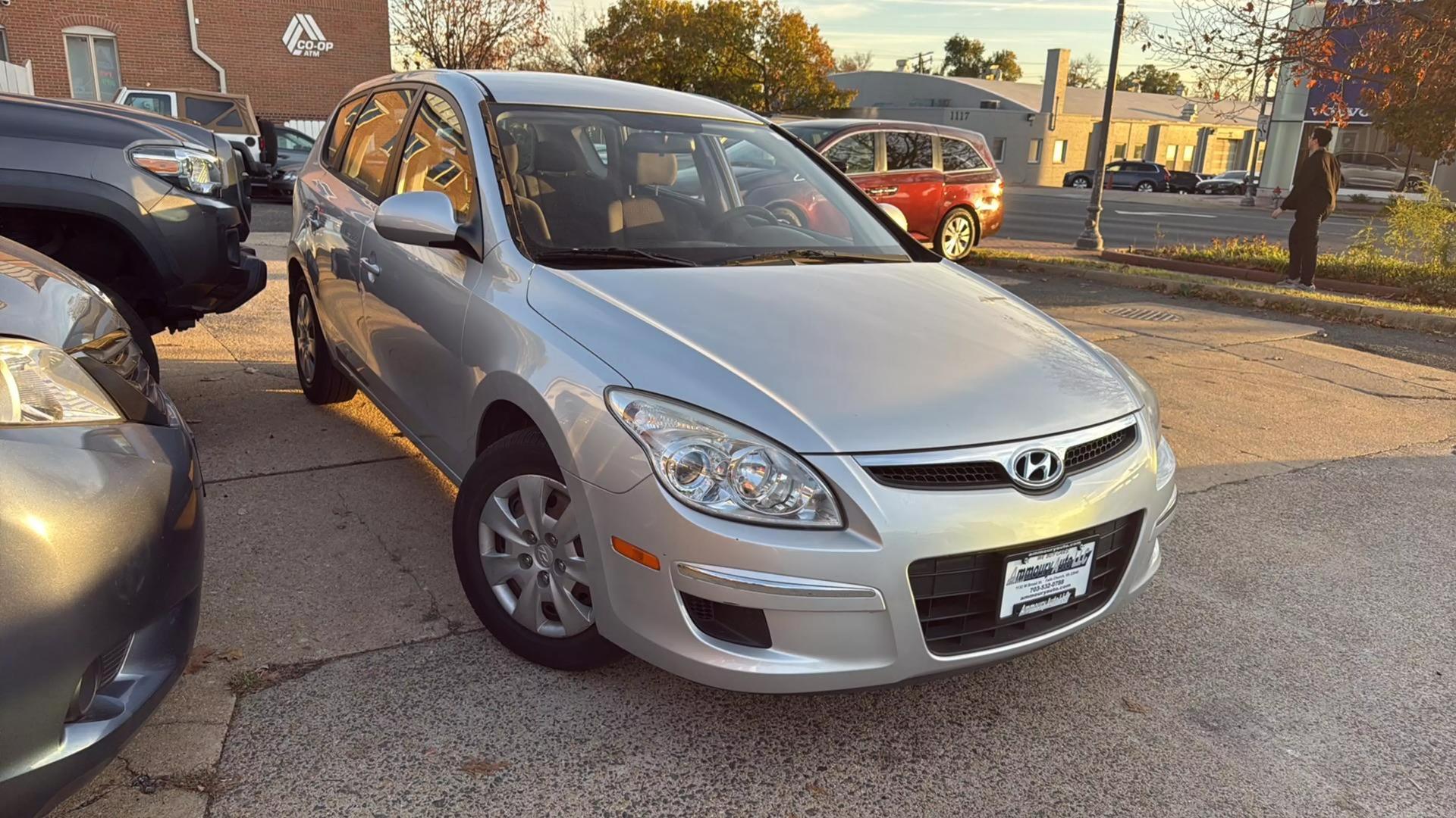 2011 Hyundai Elantra Touring GLS photo 8