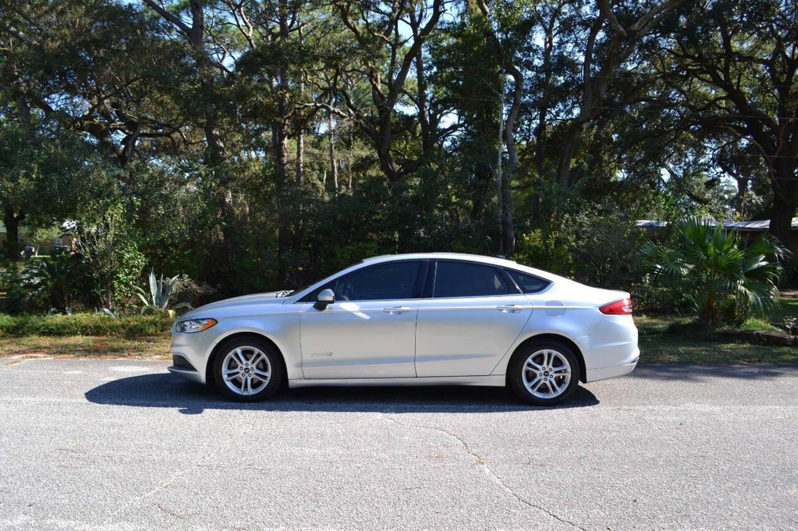 2018 Ford Fusion Hybrid SE photo 30