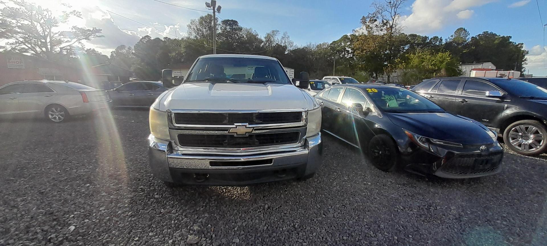 2011 GMC Sierra 2500HD Work Truck photo 2