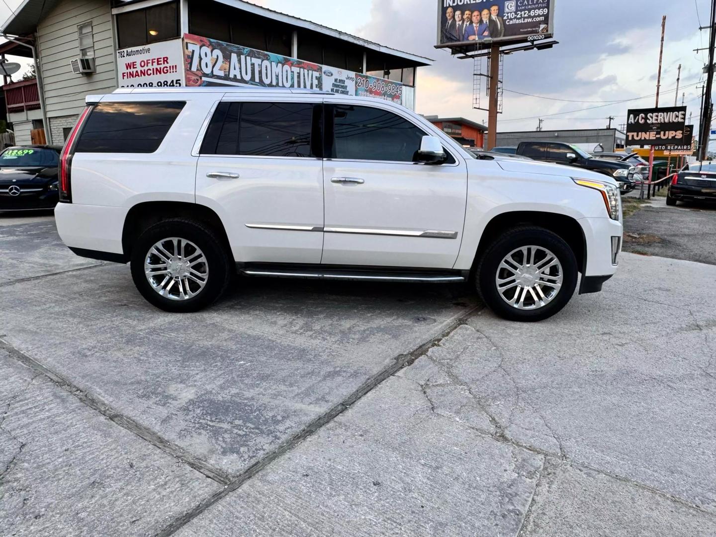 2016 Cadillac Escalade Base photo 3