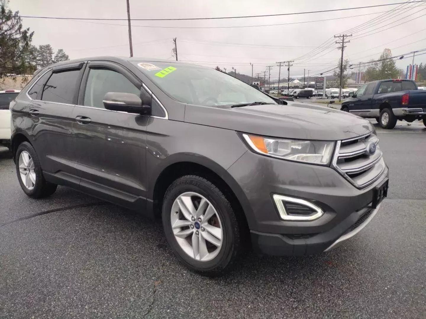 2017 Ford Edge SEL photo 3