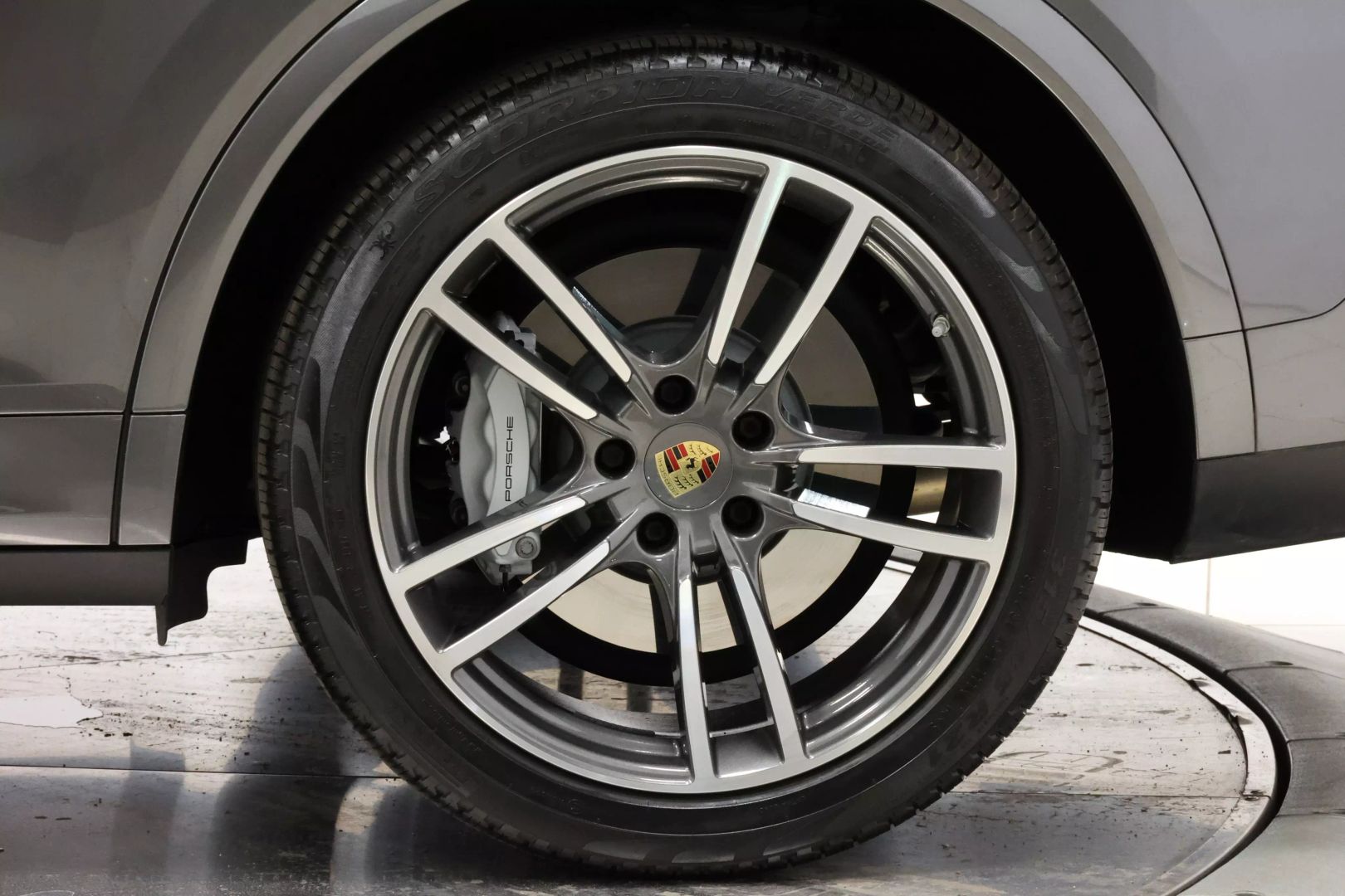 2020 Porsche Cayenne - Image 95