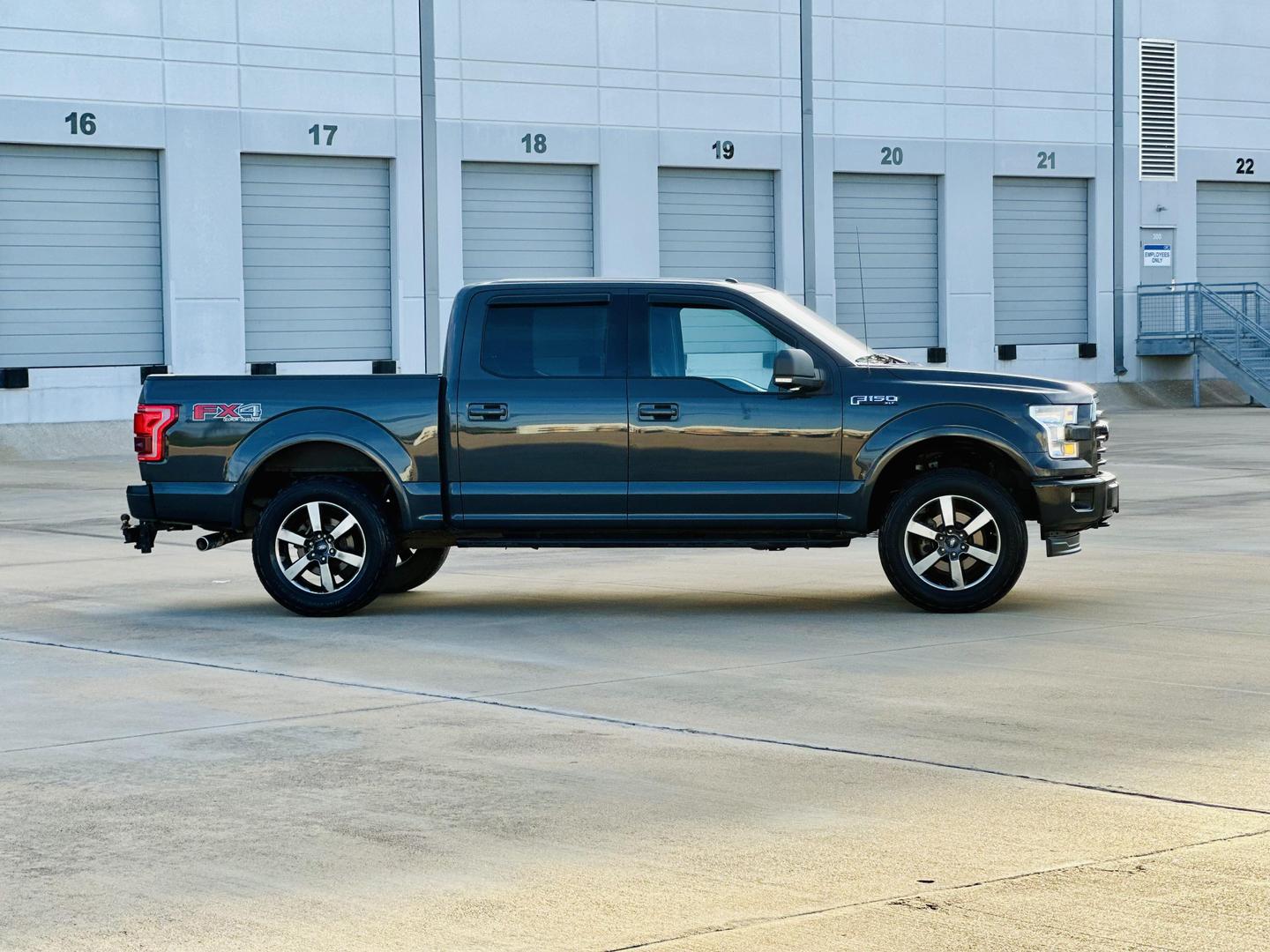 2017 Ford F-150 XLT photo 4