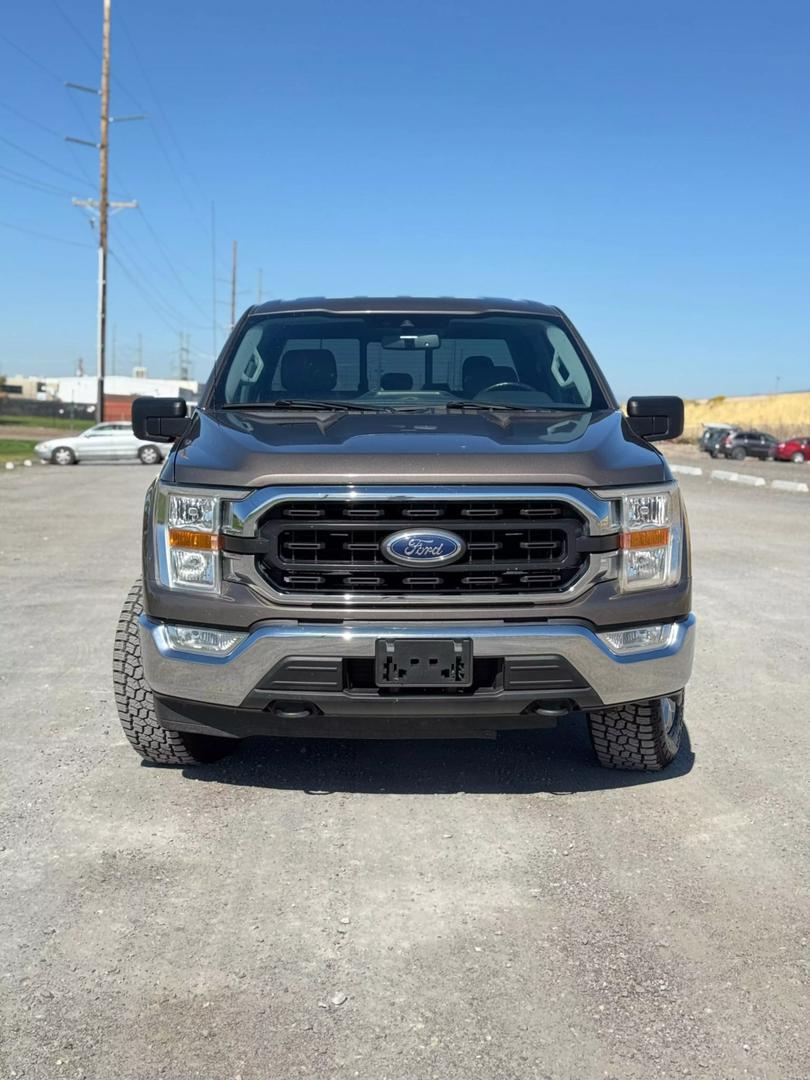 2021 Ford F-150 XLT photo 2