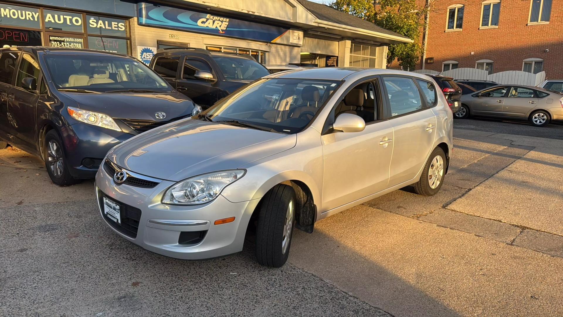 2011 Hyundai Elantra Touring GLS photo 6