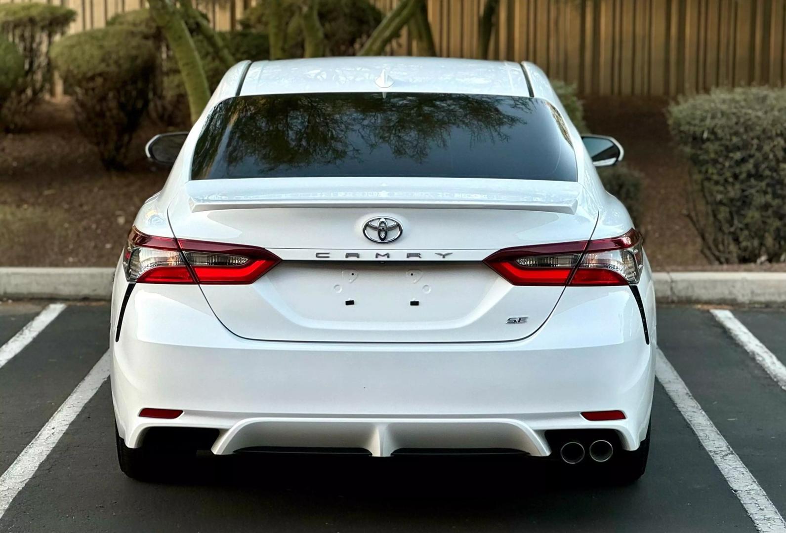 2022 Toyota Camry SE photo 7