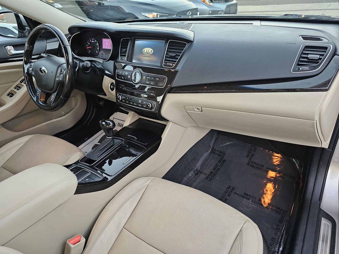 2014 Kia Cadenza Premium photo 23