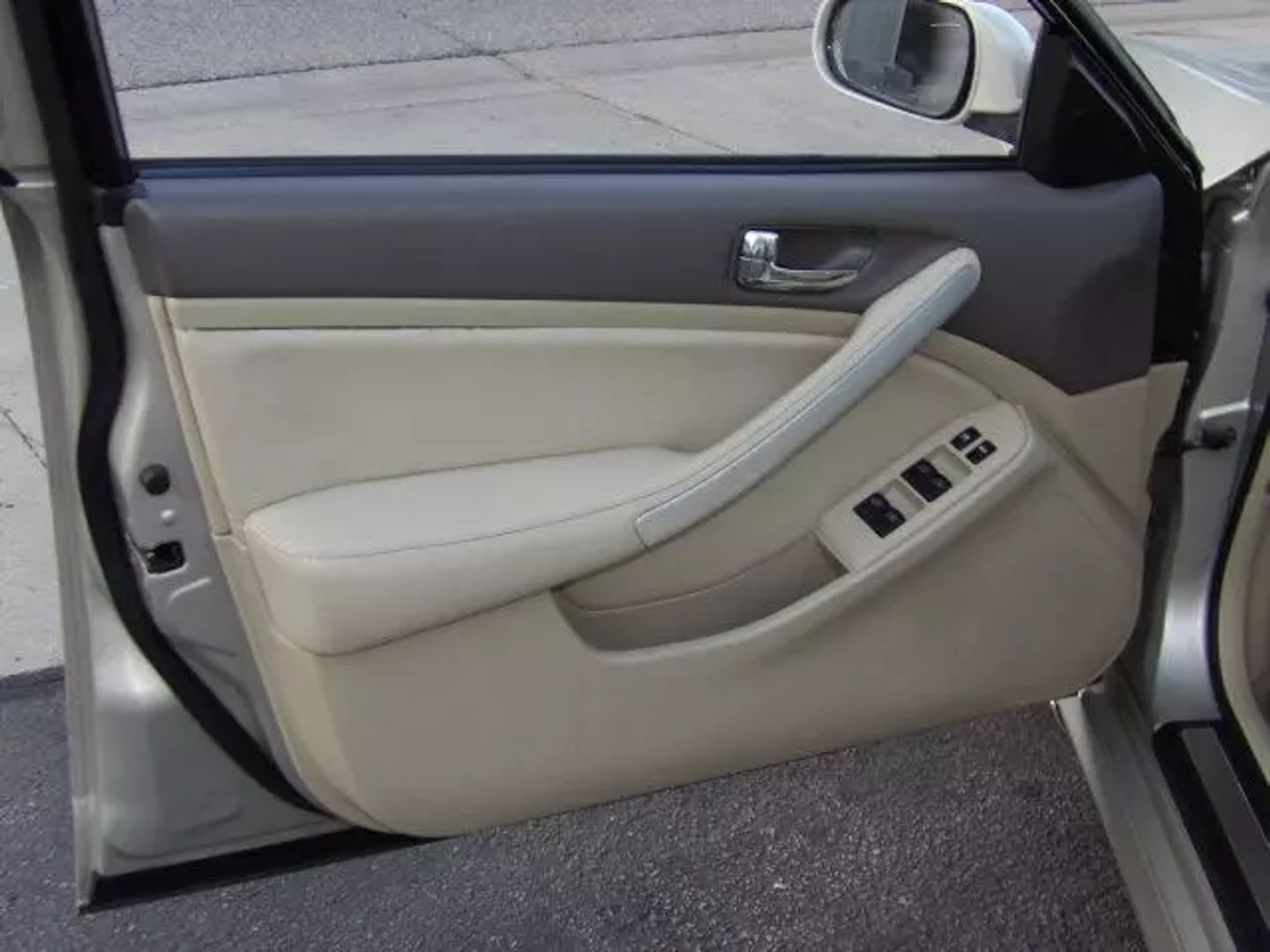 Image 9 of 2005 INFINITI G