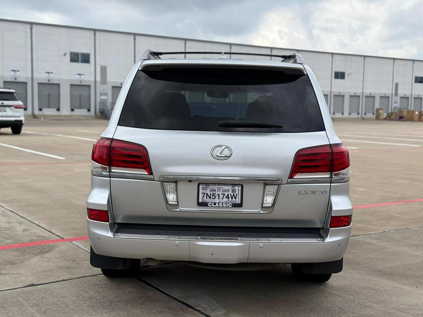 2013 Lexus LX 570 photo 8