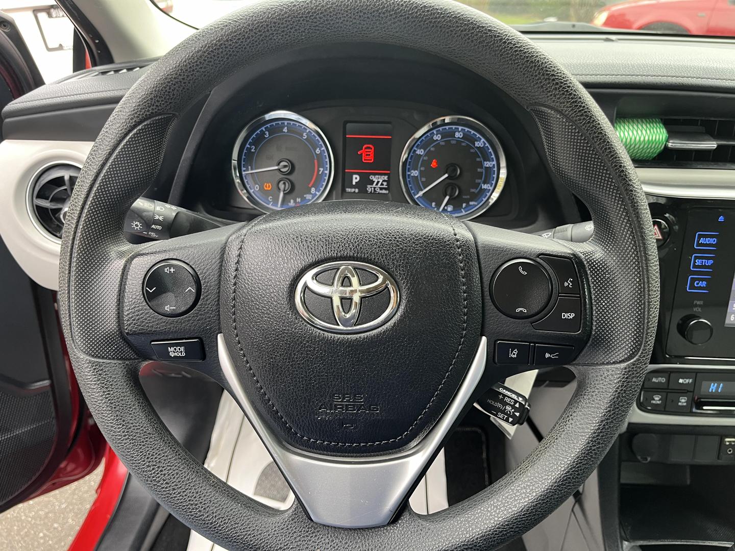 2017 Toyota Corolla LE photo 14