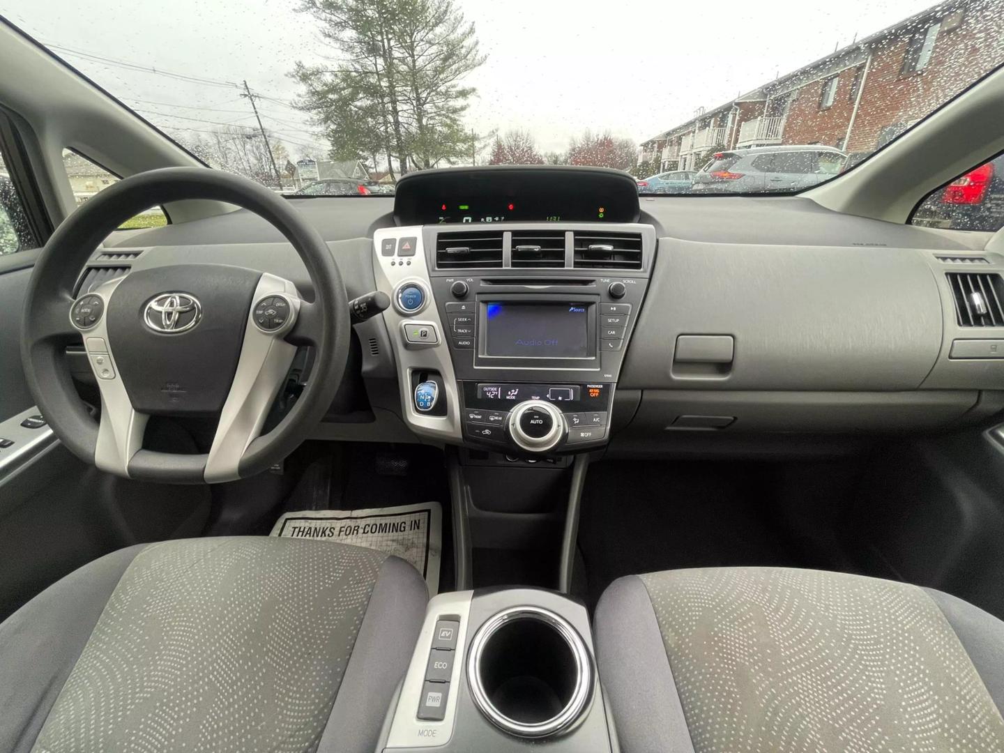 2012 Toyota Prius v Three photo 15