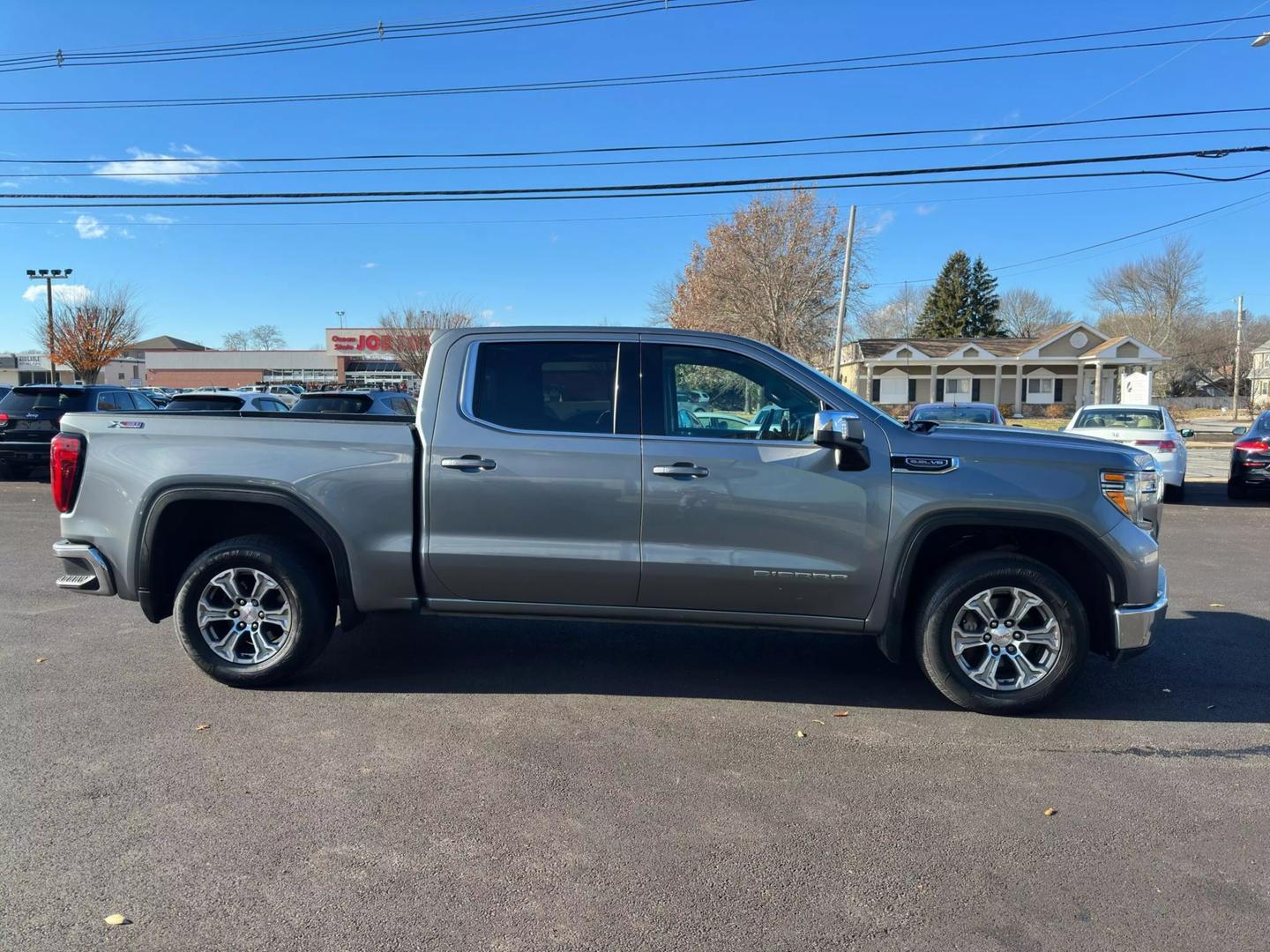 2020 GMC Sierra 1500 SLE photo 8