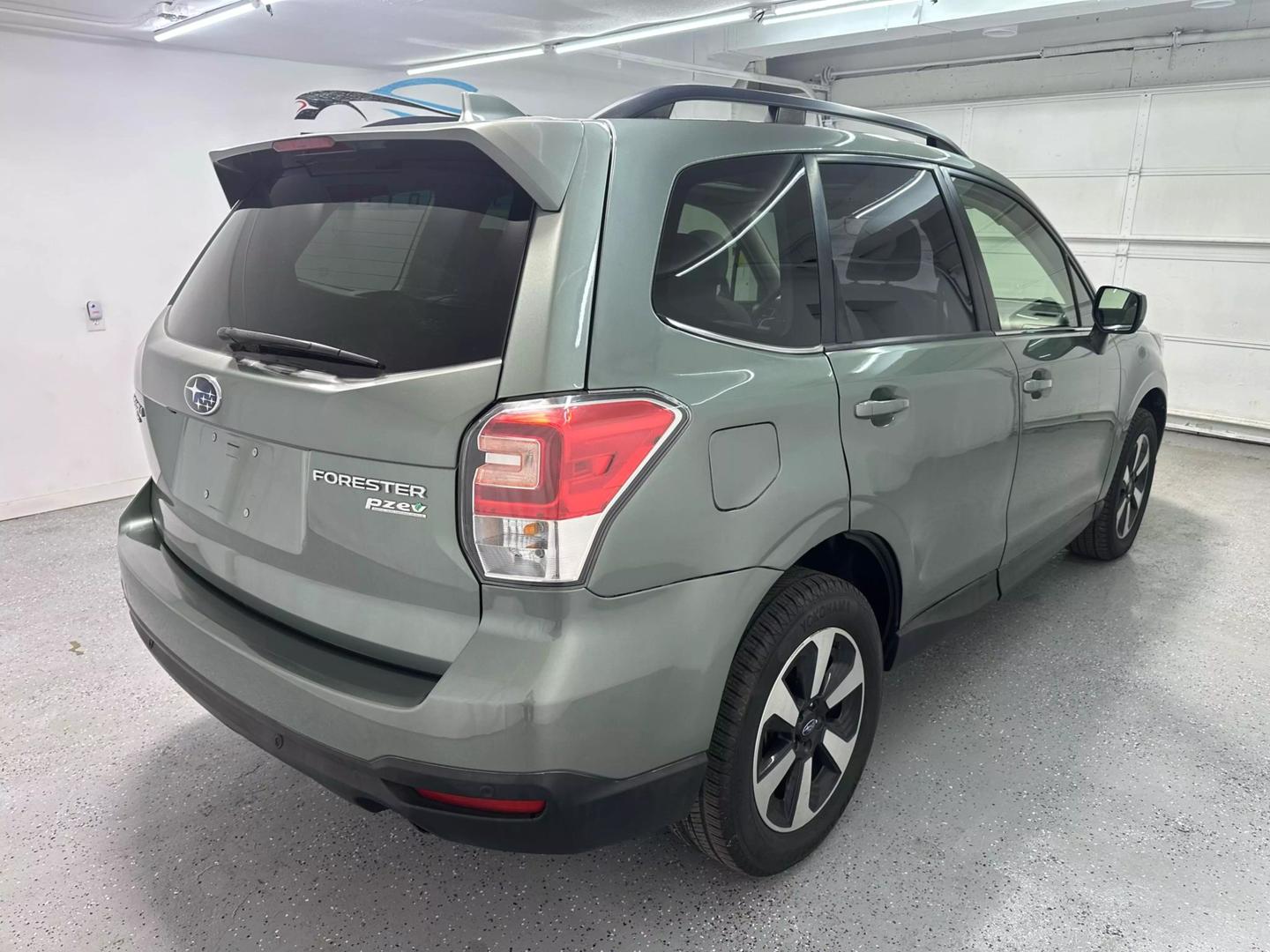 2017 Subaru Forester Limited photo 6