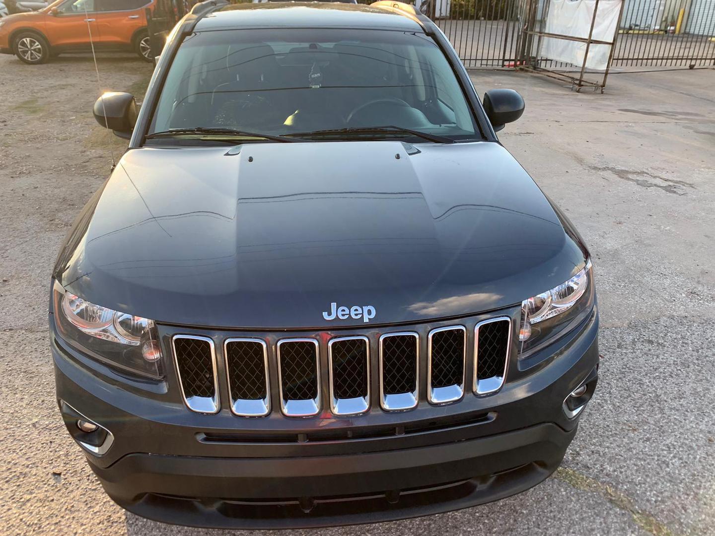 2014 Jeep Compass Sport photo 17