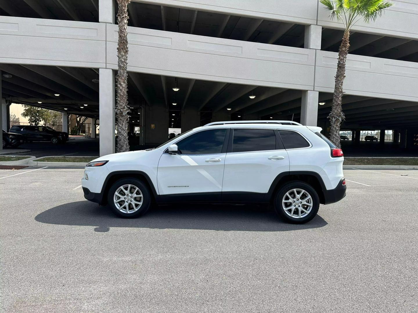 2017 Jeep Cherokee Latitude photo 8