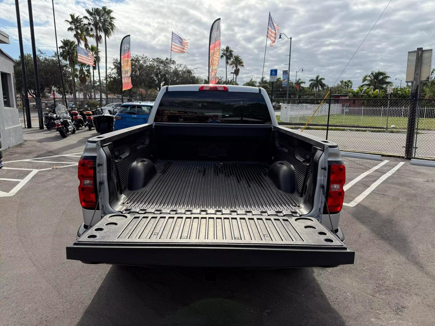 2018 Chevrolet Silverado 1500 LT photo 7