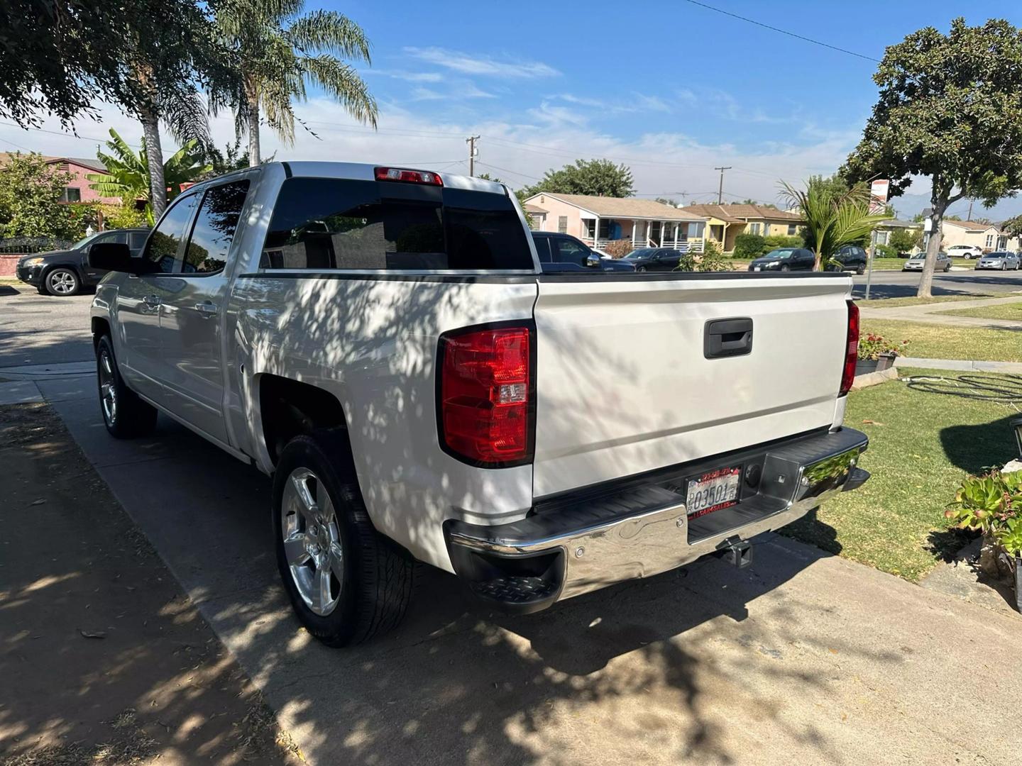 2017 Chevrolet Silverado 1500 LT photo 3