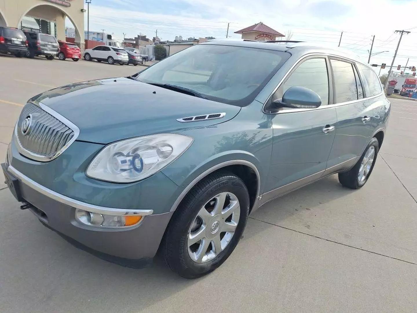 Buick Enclave's photo