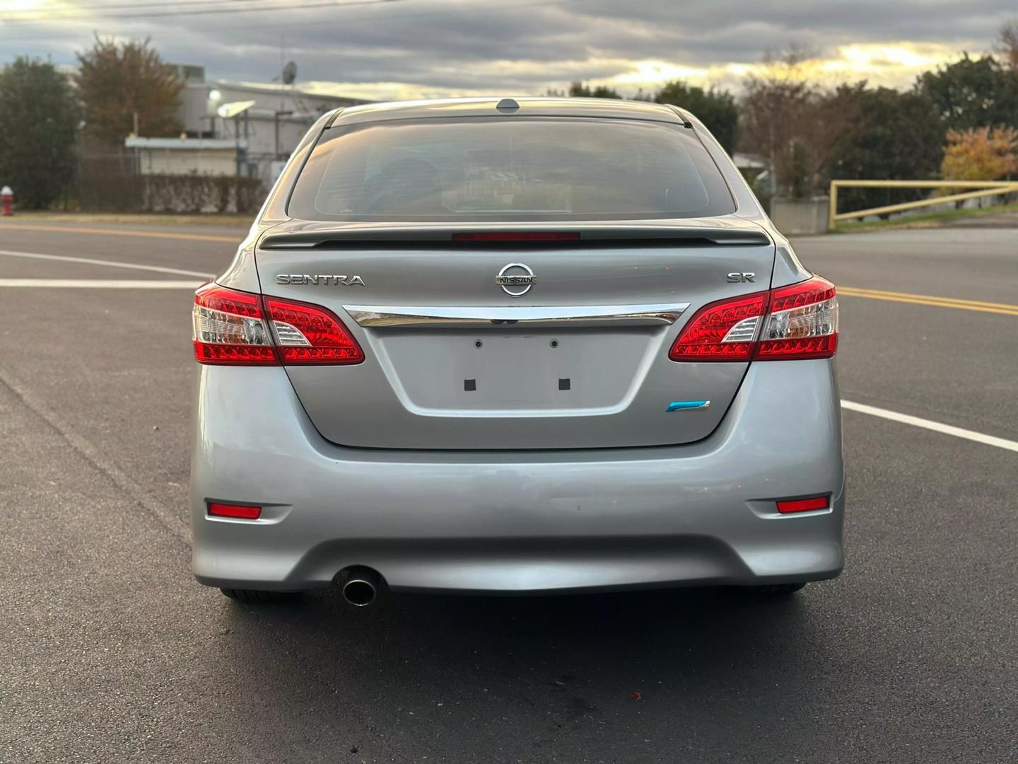 2014 Nissan Sentra SR photo 6