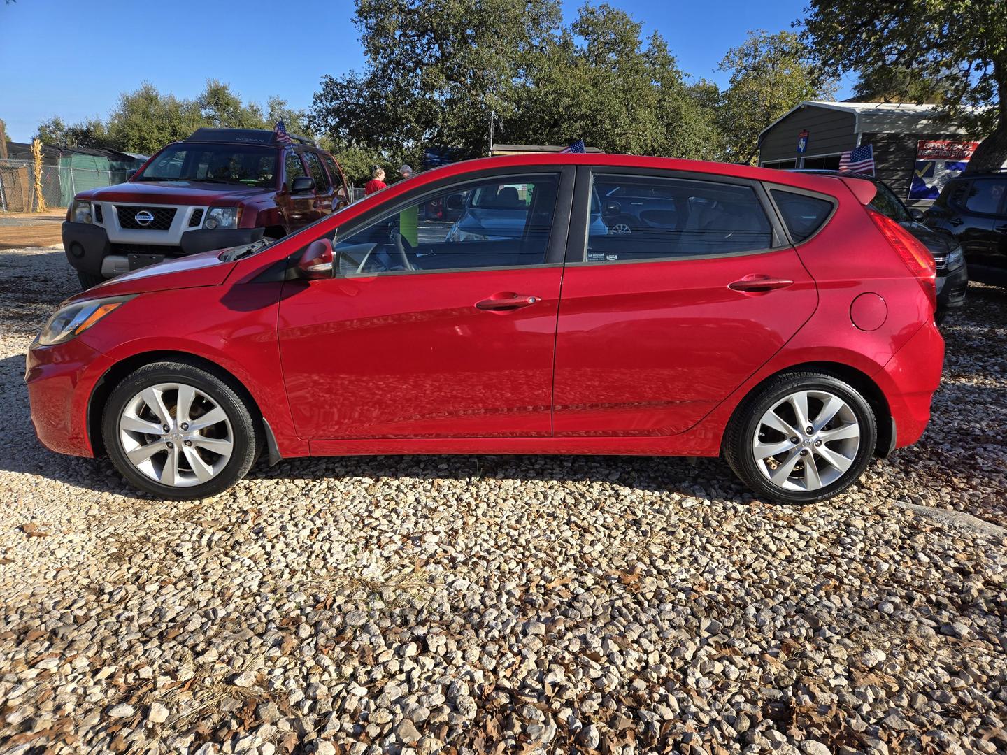 2013 Hyundai Accent SE photo 2