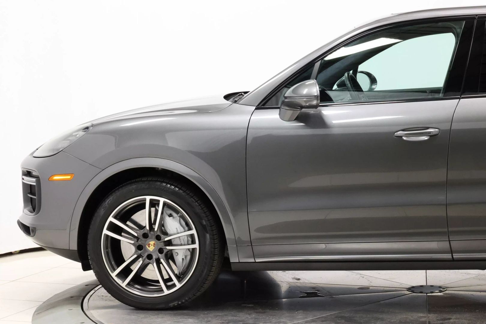 2020 Porsche Cayenne - Image 8