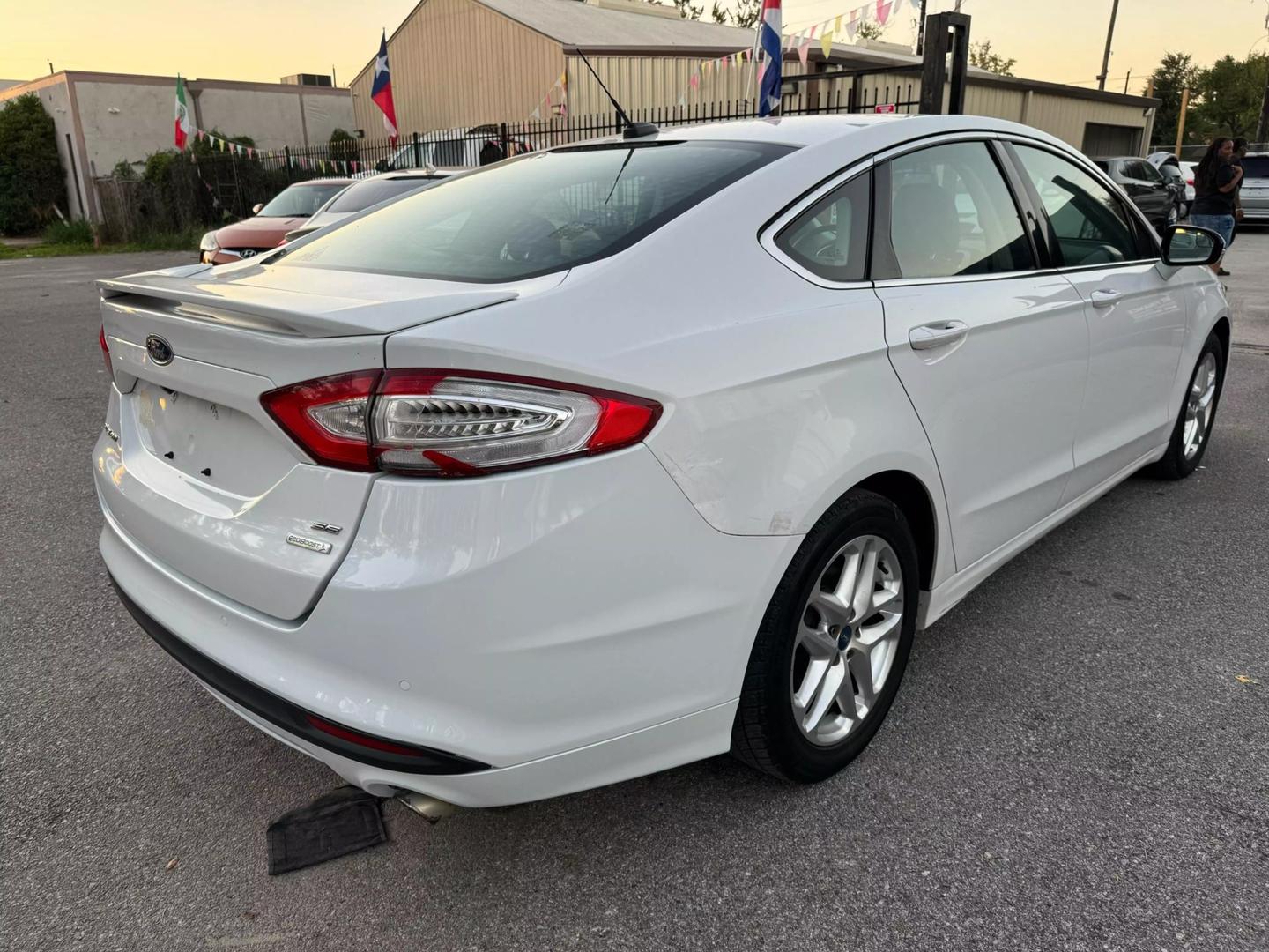 2013 Ford Fusion SE photo 10