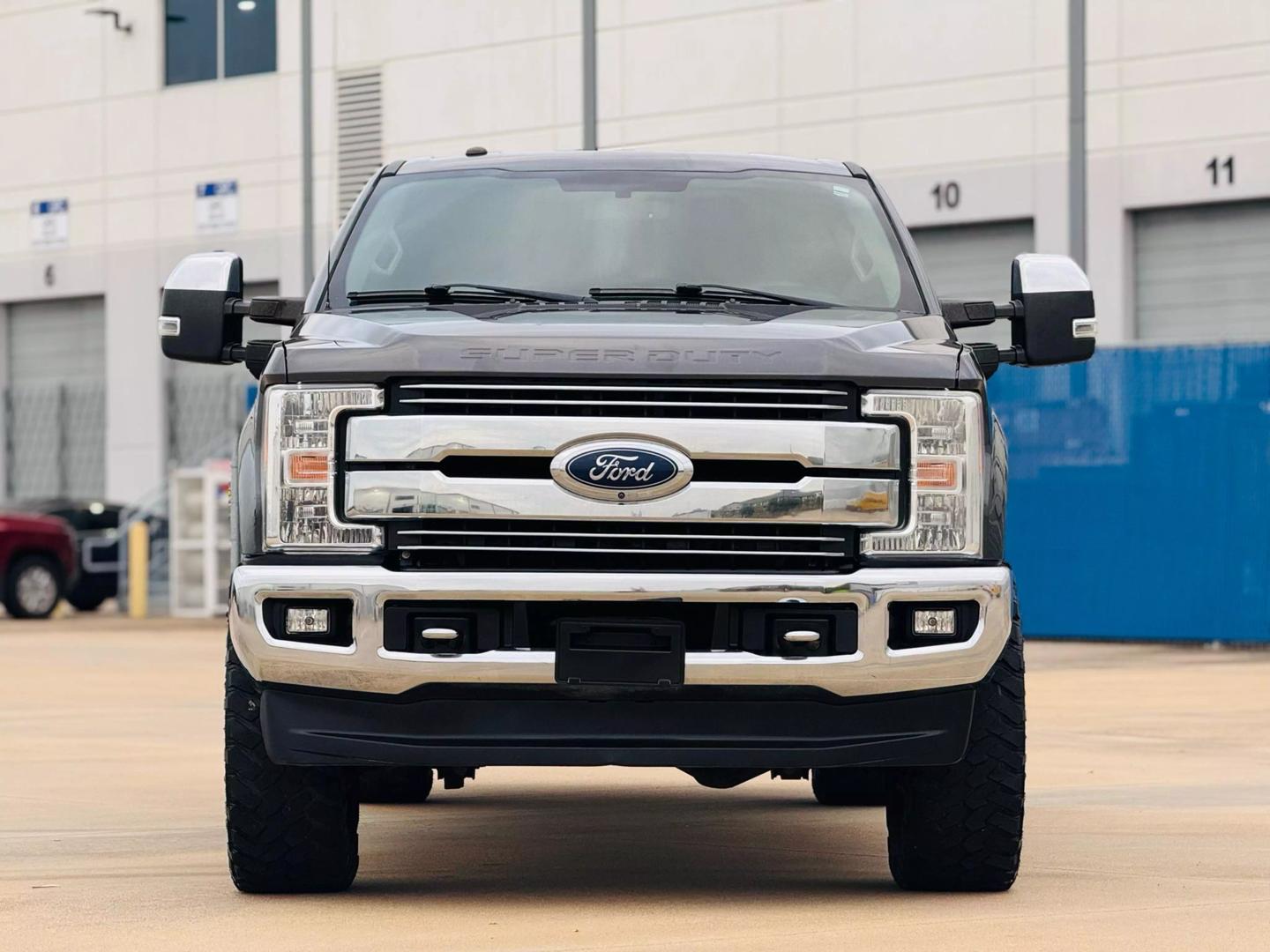 2017 Ford F-350 Super Duty Lariat photo 4