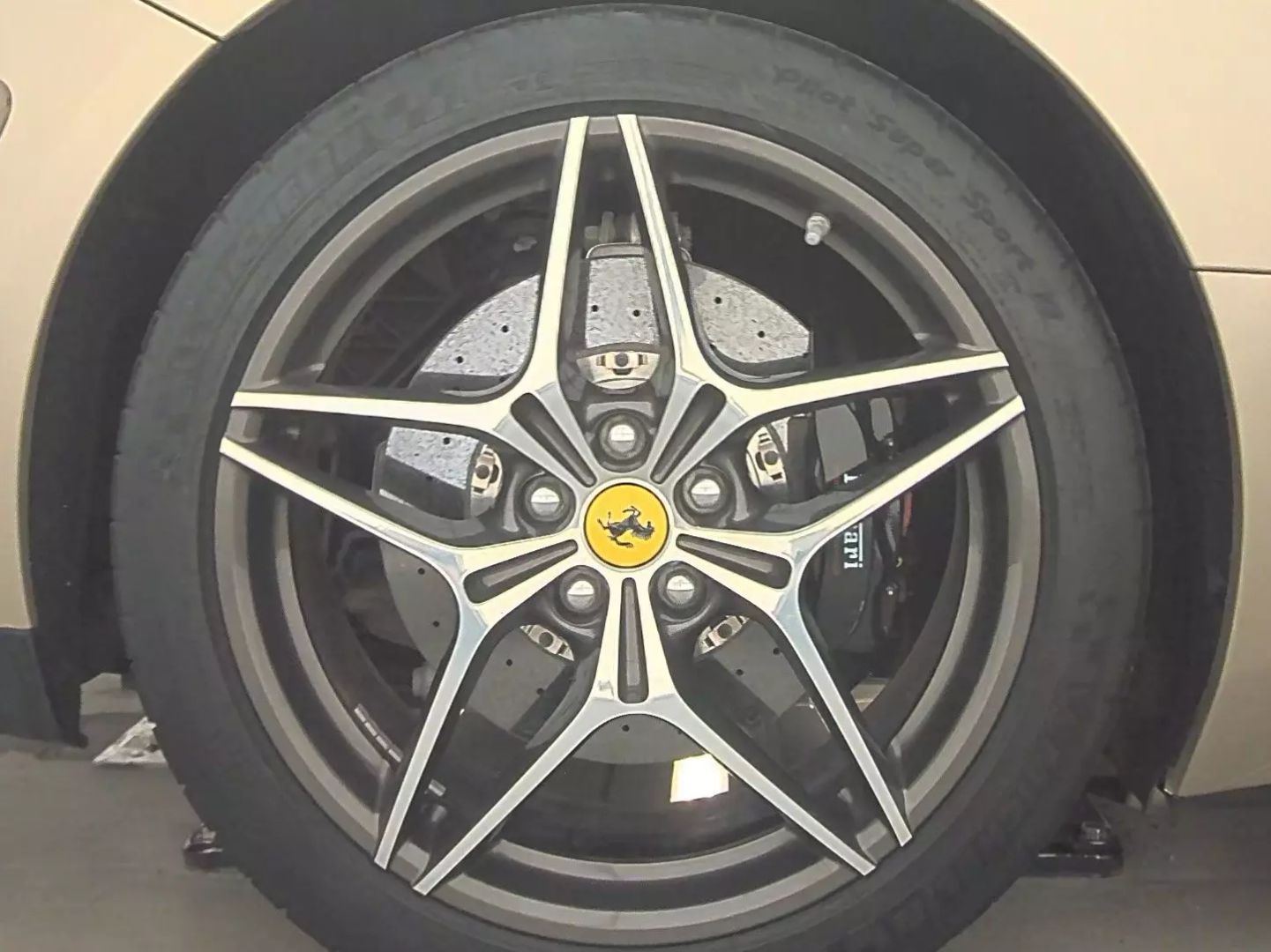 2018 Ferrari California - Image 11