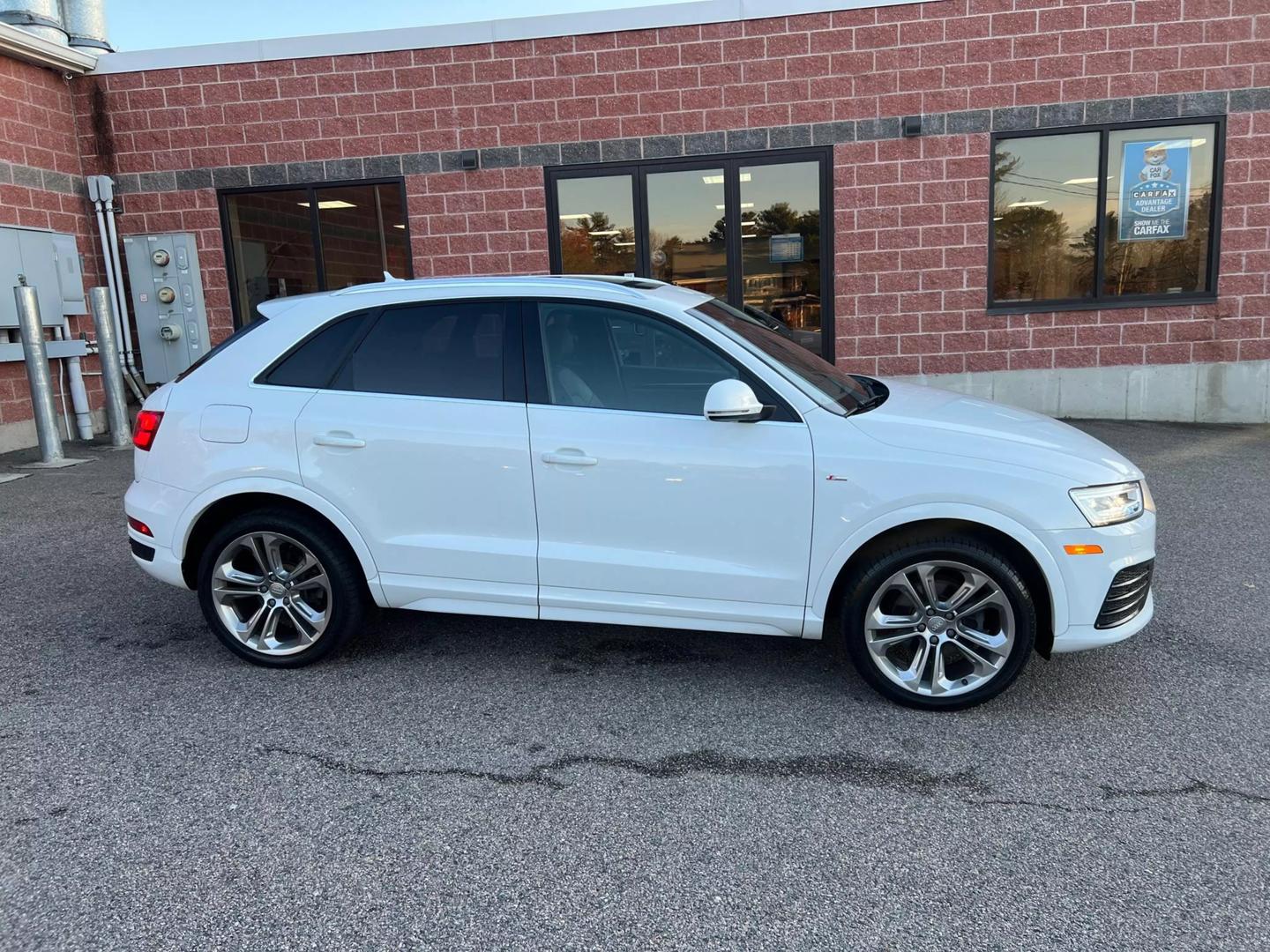 2016 Audi Q3 Prestige photo 6