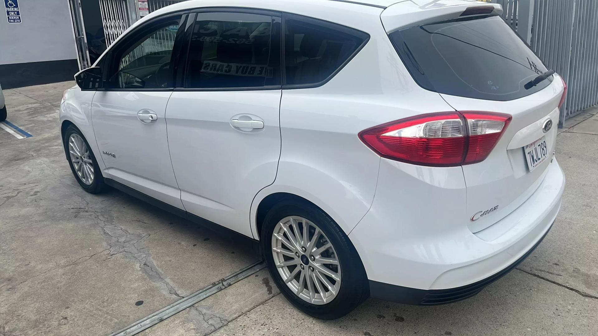 2016 Ford C-Max SE photo 7