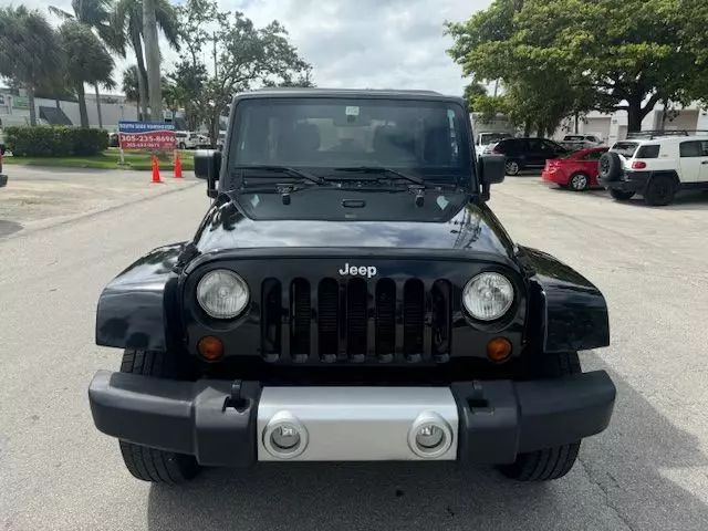 2012 Jeep Wrangler Unlimited Sahara photo 2