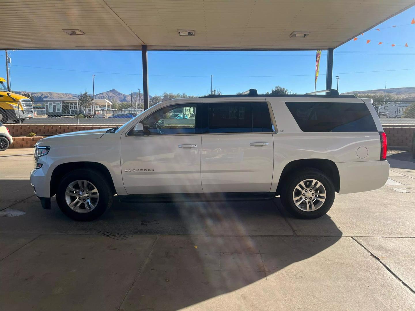 2017 Chevrolet Suburban LT photo 2