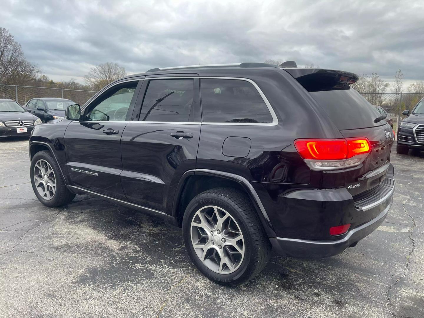 2018 Jeep Grand Cherokee Limited Sterling Edition photo 5