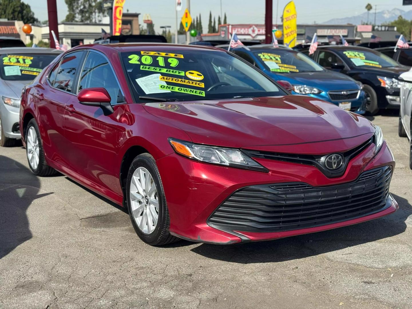 2019 Toyota Camry LE photo 4