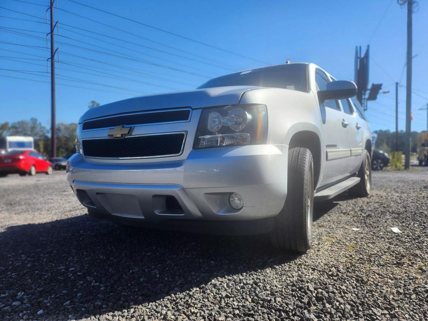 2013 Chevrolet Suburban LT photo 3