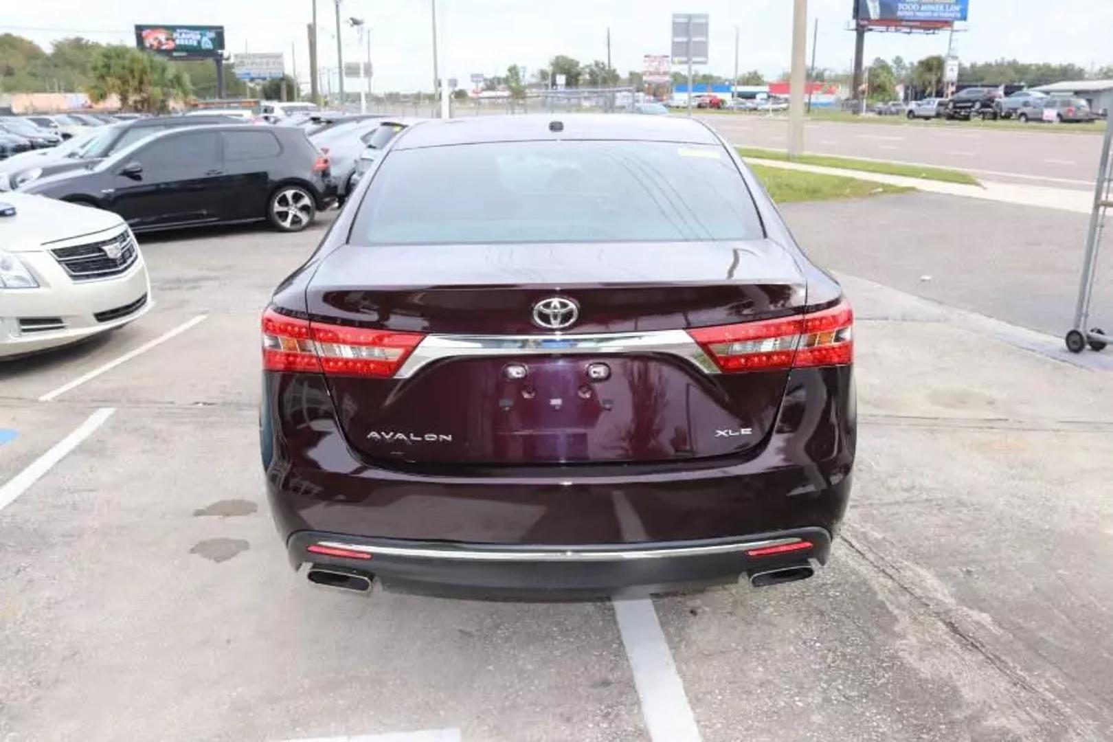 2016 Toyota Avalon XLE photo 6