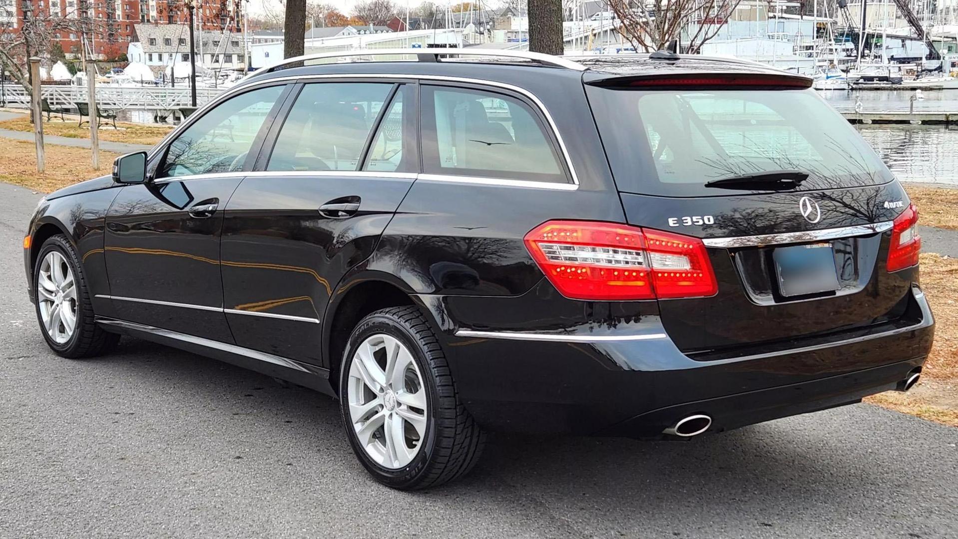 2011 Mercedes-Benz E-Class E350 photo 3