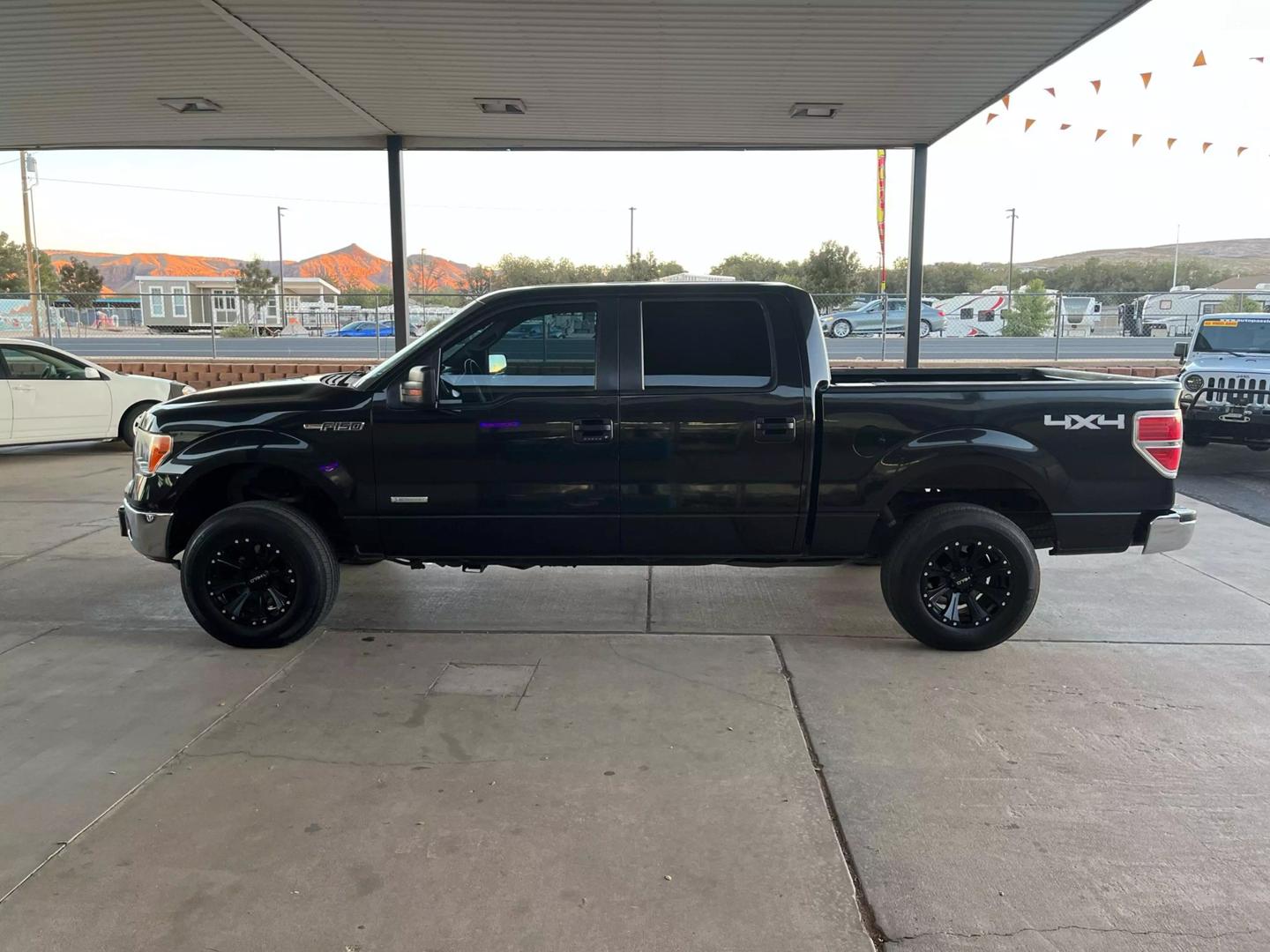 2013 Ford F-150 XLT photo 2