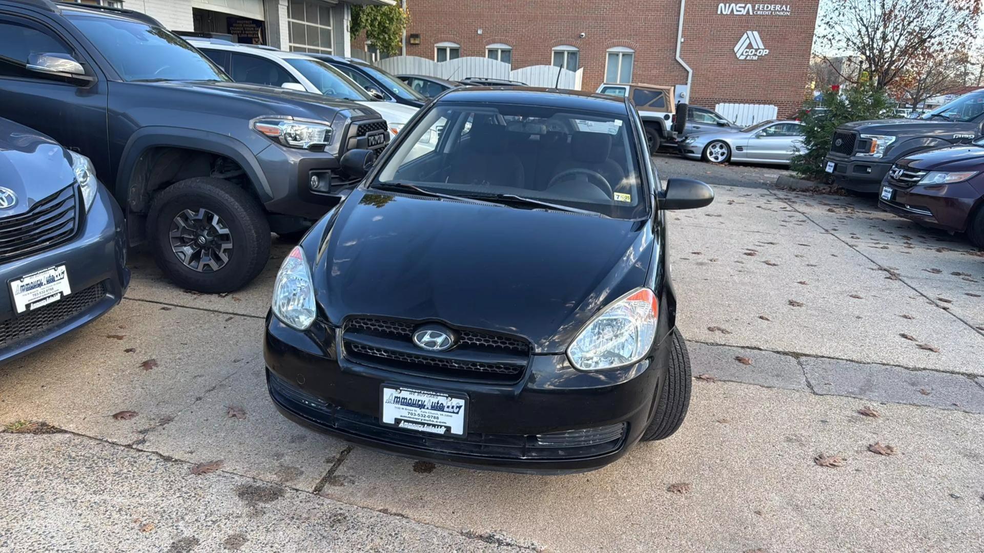 2008 Hyundai Accent GS photo 2