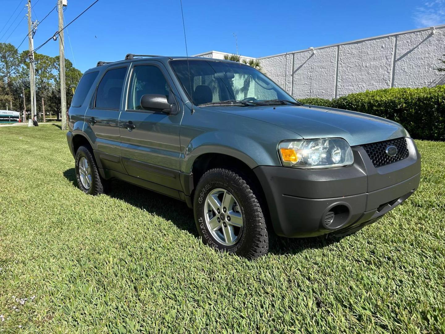 2006 Ford Escape XLS photo 3